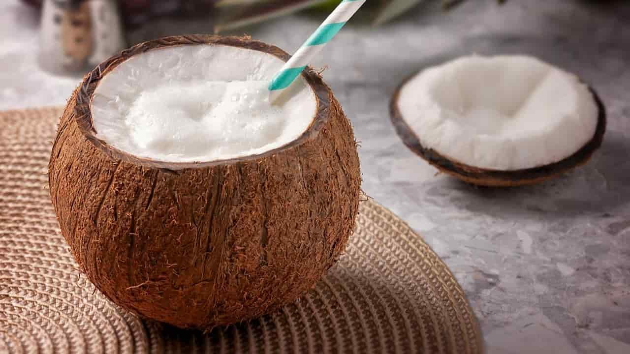 فوائد ماء جوز الهند